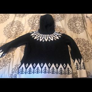 New women’s Loft sweater with hood-never worn!